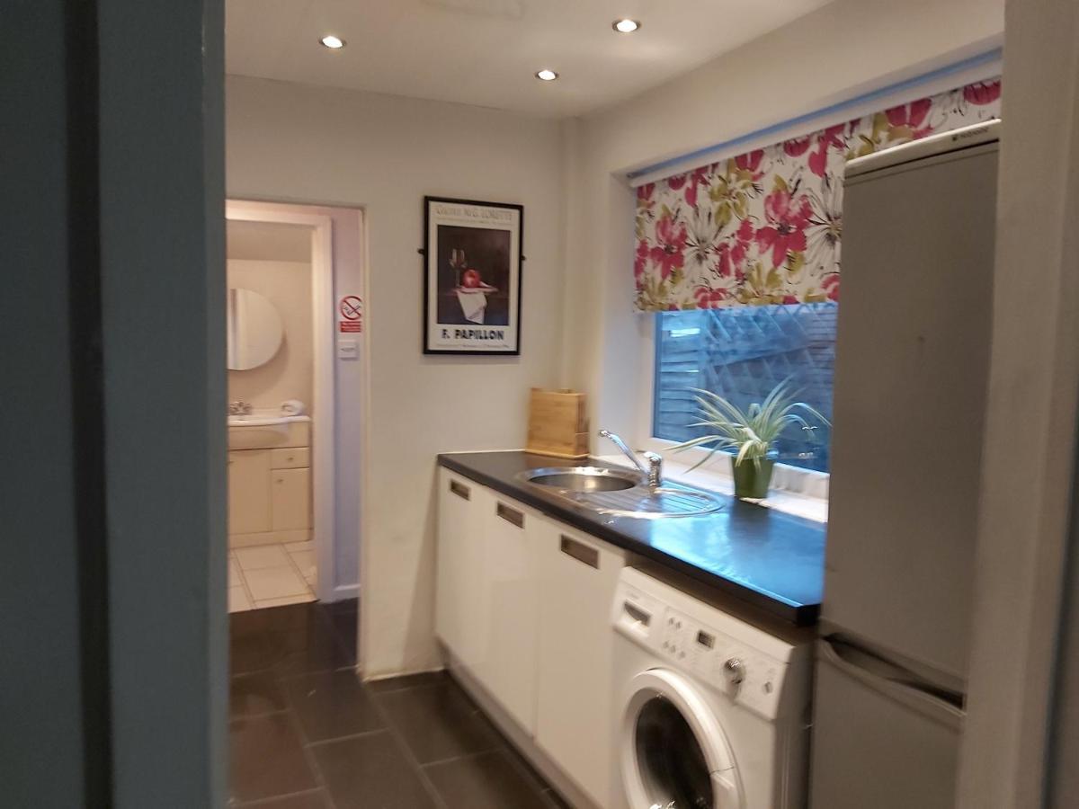 Pearson House - Huku Kwetu 3 Bedroom End Of Terrance House - Family And Business Group Self Catering Accommodation -Huku Kwetu Nottingham Exterior foto