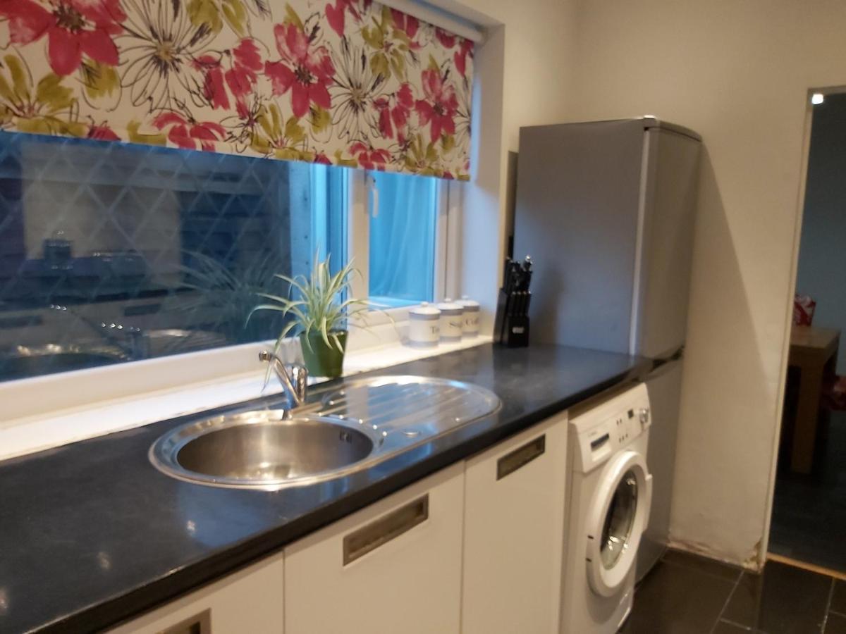 Pearson House - Huku Kwetu 3 Bedroom End Of Terrance House - Family And Business Group Self Catering Accommodation -Huku Kwetu Nottingham Exterior foto