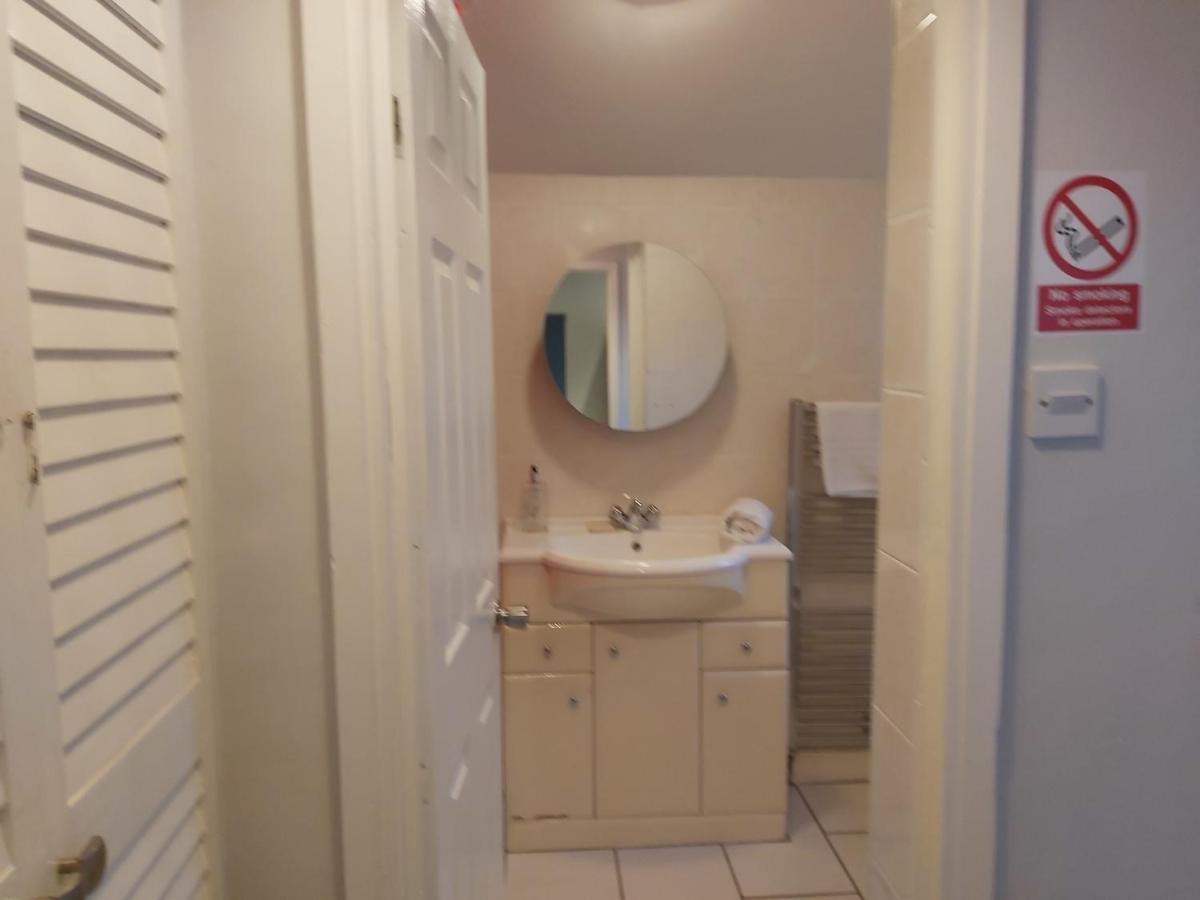 Pearson House - Huku Kwetu 3 Bedroom End Of Terrance House - Family And Business Group Self Catering Accommodation -Huku Kwetu Nottingham Exterior foto